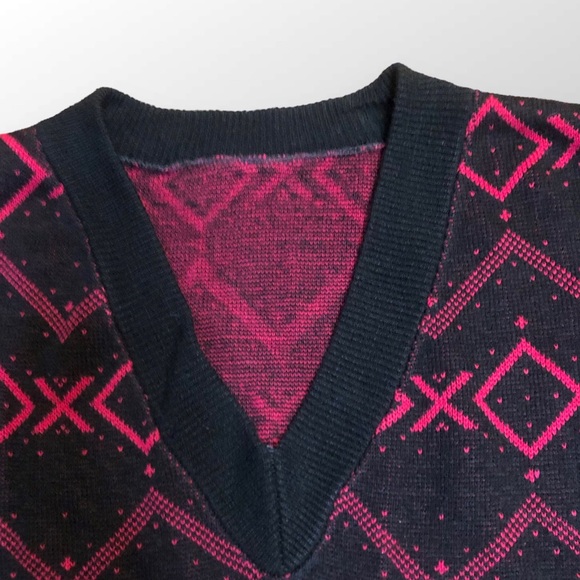 Pink Black Graphic V Neck Sweater - Picture 2 of 4